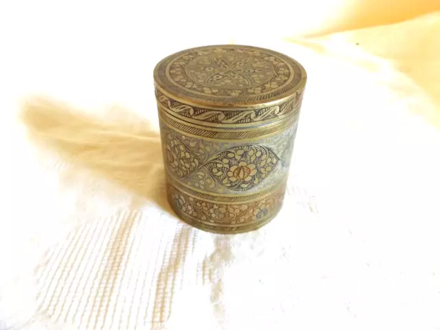 ANTIQUE INDIAN BRASS BETEL NUT LEAF BOX CYLINDER LIDDED COLORED ENAMEL 3.25" Ht