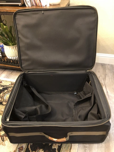 Dakota by Tumi B27“ Black Upright Wheeled Carry On Suitor Suitcase 4