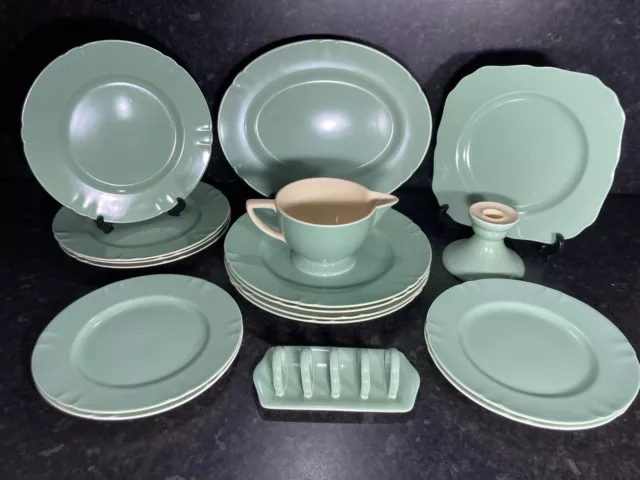 Minton Solano Ware 17 Piece Dinner Service. John Wadsworth 1930’s