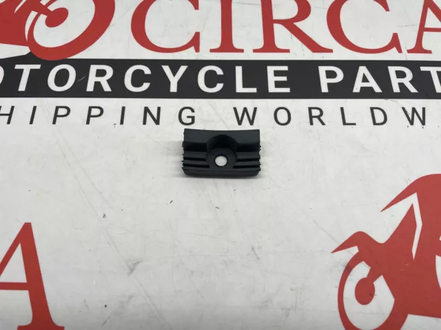 TRIUMPH DAYTONA 955i, SPEED TRIPLE, SPRINT ST Rubber Pad T2400642