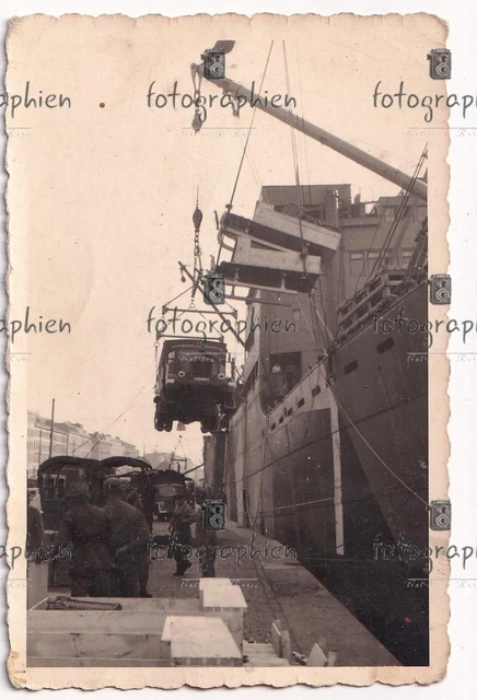 ORGINAL FOTO 2. Weltkrieg Deutschland Stettin Schiff Hafen Verladen