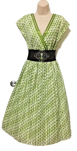 Women's summer polka dot dress sleeveless V-neck lined green size 12
