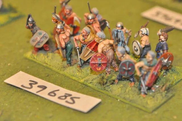 25mm roman era / gauls - warriors 14 figures - inf (39685)