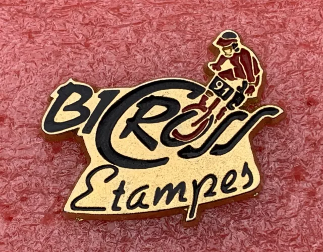 T15 Pins CLUB DE BICROSS ETAMPES Vélo Cycle vintage lapel pin