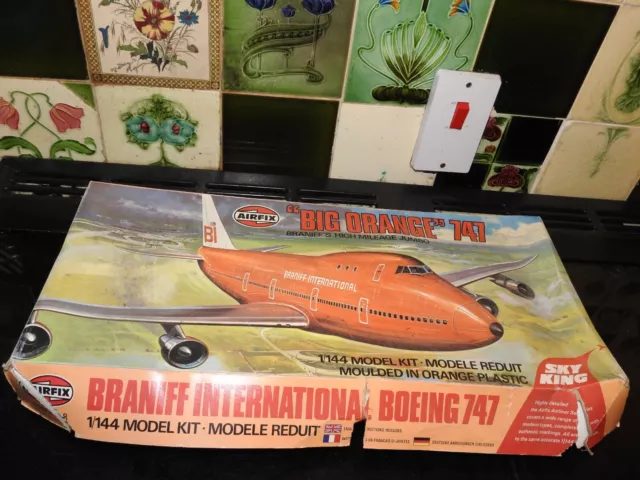 Airfix model aircraft kit  1/144 Scale Boeing 747 Braniff airlines Big Orange.