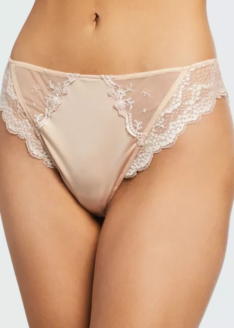 LISE CHARMEL Ecrin Complice Beige Lace Thong L63502 Size Medium