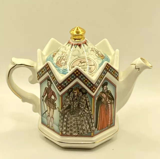 VTG Sadler Classic Collection Elizabeth I Queen of England 1558-1603 Teapot