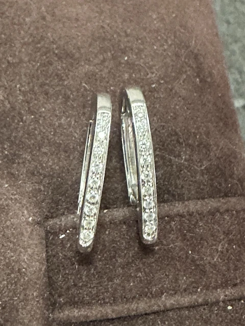 Diamant Moissanite 0.7 Ct - Certifié GRA, Inscription Laser, Couleur EF, Neuf Avec étiquettes