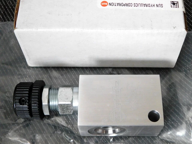 NEW Sun Hydraulics FAJ Line Mount Manifold 90 Degree with Valve