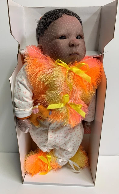 Anna Carter Paradise Galleries Treasury Collection "Leslie" Vinyl Doll with COA 2