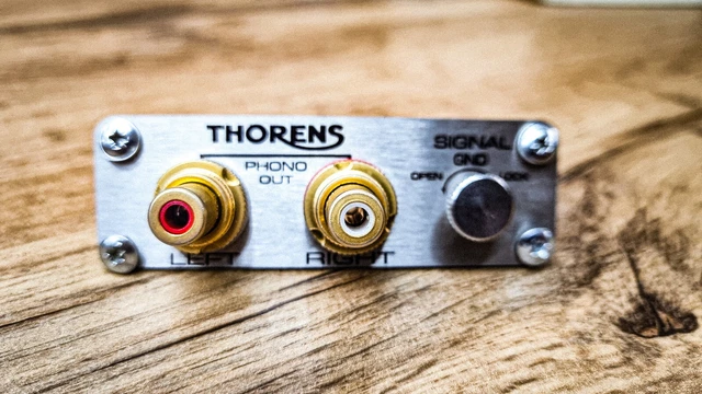 Phono Vorverstärker Mit 3-Band EQ - Für Plattenspieler & Vinyl | Mit USB-Stromversorgung & Aluminiumgehäuse