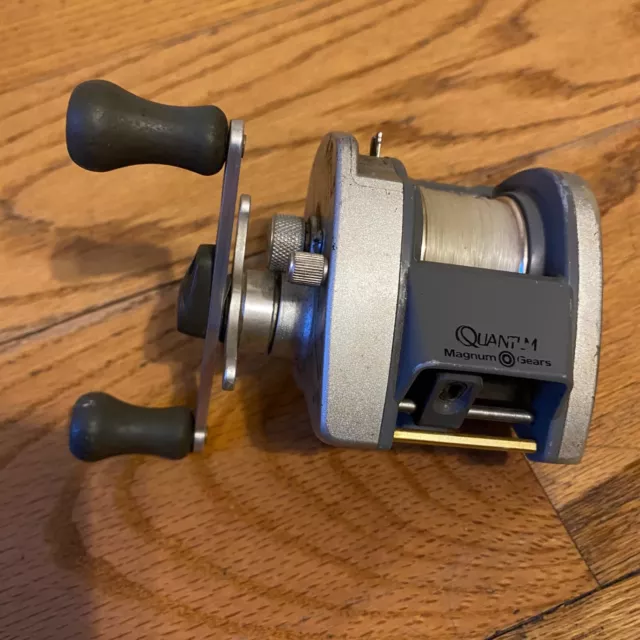 Bass Fishing with a Baitcaster from 1984! QUANTUM 1310 MG by Zebco 