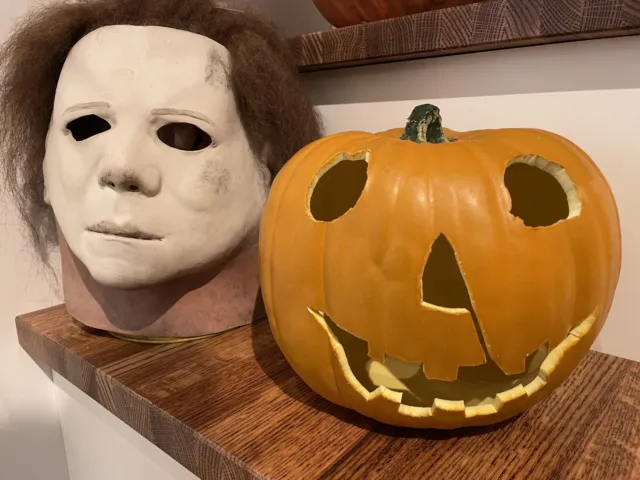 Michael Myers 1978 Halloween Intro Replica Pumpkin Jack o Lantern 11”Hx9”Wx8”D