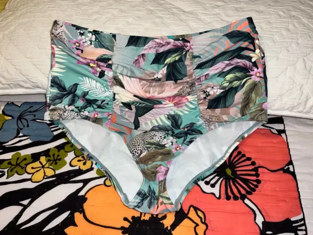 Torrid Black Tropical Swimsuit Bathing Suit Bottom Size 1 NWOT