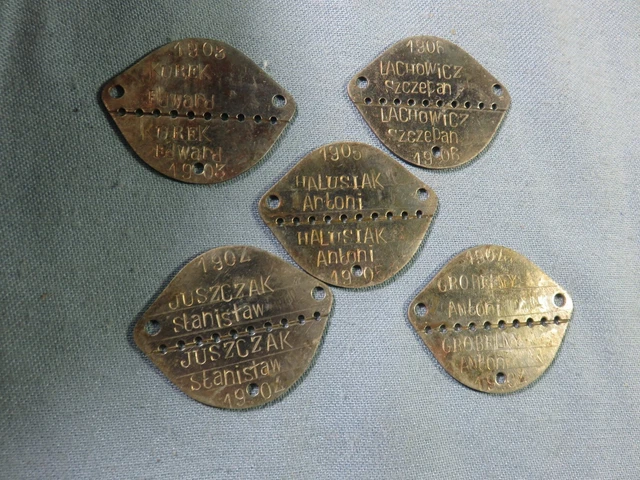 Lot plaques d'identité et nécessaire couture d'artilleur | G.b.r