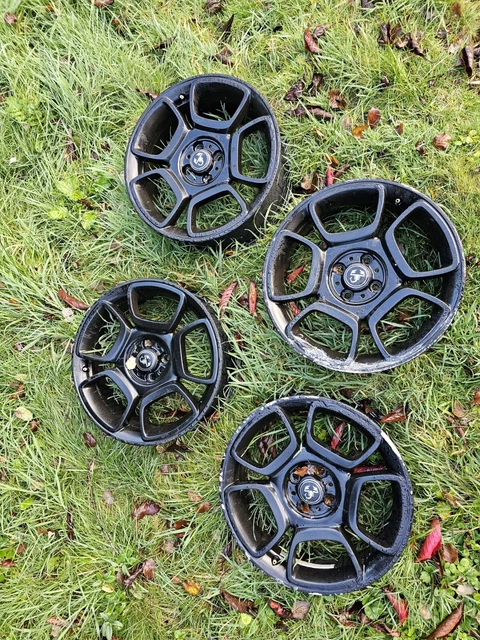 17& FIAT 500 Abarth Petal Alloy Wheels Black Will Need Refurb £299.95 ...