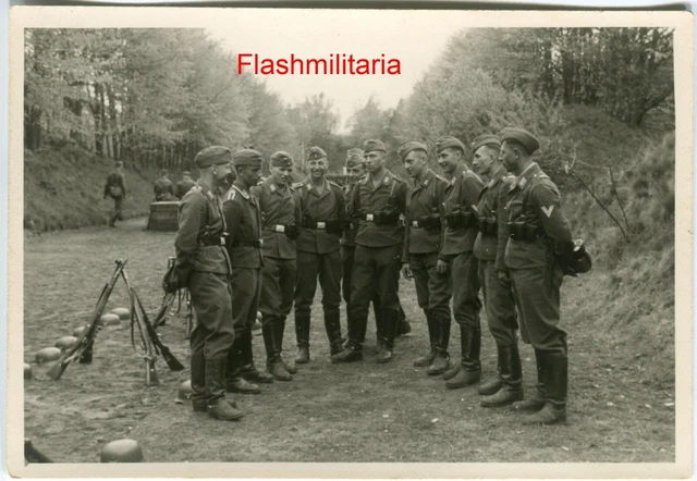PHOTO SOLDAT ALLEMAND WW2 groupe dans un petit train - 3511 EUR 1,50