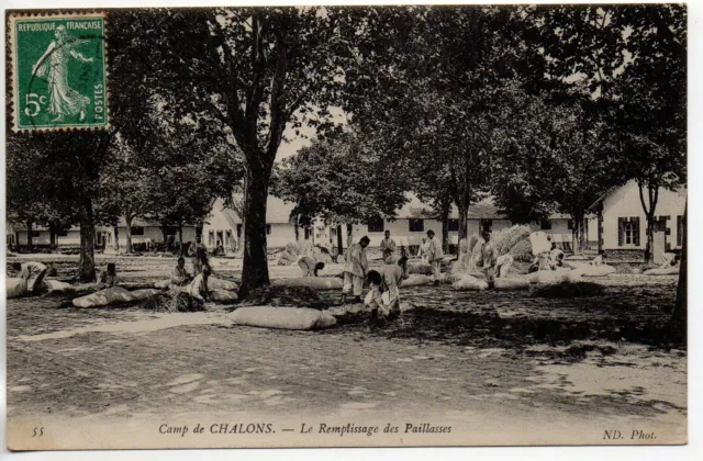CHALONS SUR MARNE - Marne - CPA 51 - Vie Militaire Au camp Remplissage Paillasse