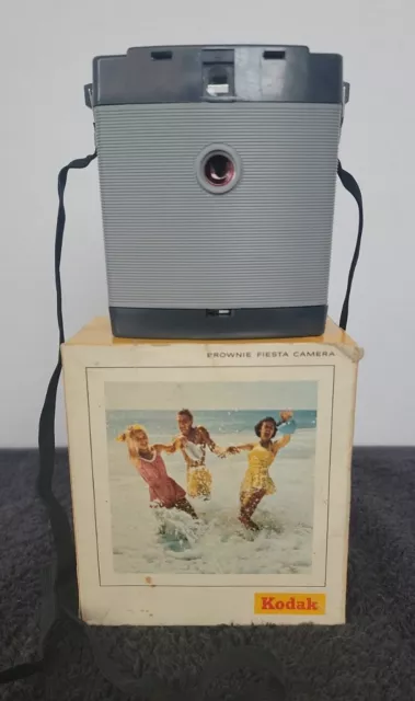Vintage Brownie Fiesta Camera Outfit By Kodak In Original Box...b 3