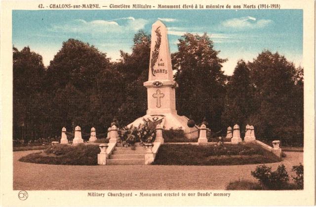 CPA Châlons - Cimetière militaire. Monument élevé à la mémoire de nos morts TBE