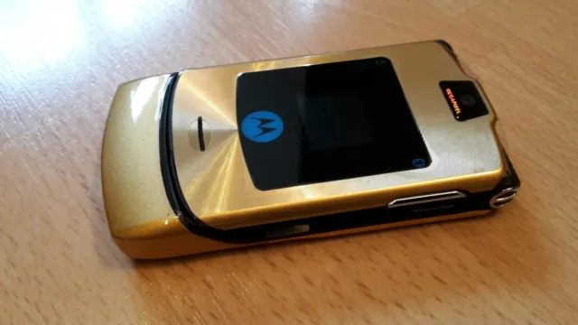 Klapphandy Motorola RAZR V3i Gold  >>> 36 Monate ( 3 Jahre ) Gewährleistung