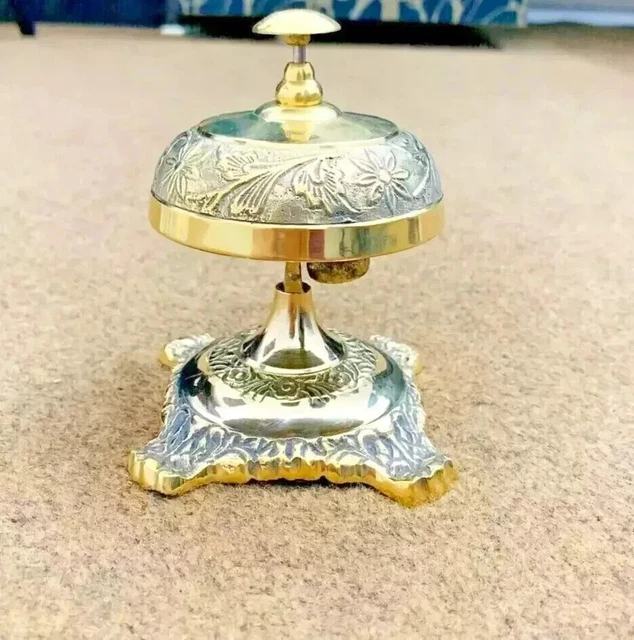 ANCIENNE CLOCHETTE CLOCHE de table en bronze laiton cuisinière cuivre