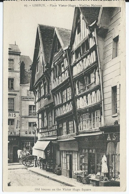 CPA 14- Lisieux - Place Victor Hugo - Les Vieilles Houses