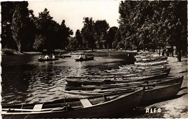 CPA PARIS 12th Le Bois de VINVENNES (672630)
