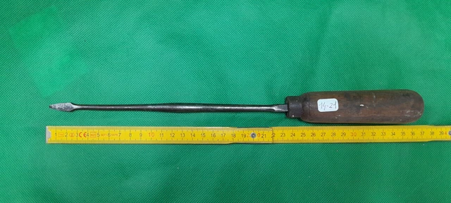 OUTIL ANCIEN, LOT 4 tournevis ancien, PEUGEOT et AUTRE Longueur de 13 cm à 21 cm EUR 12,01