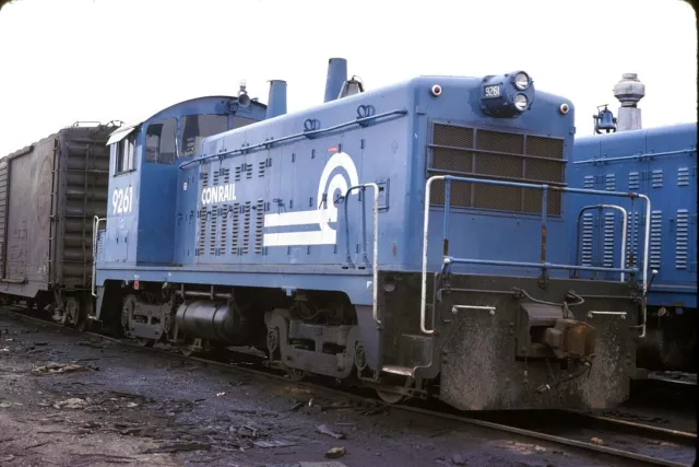 ConRail (CR) - NW2 - #9261 - Original 35mm Slide