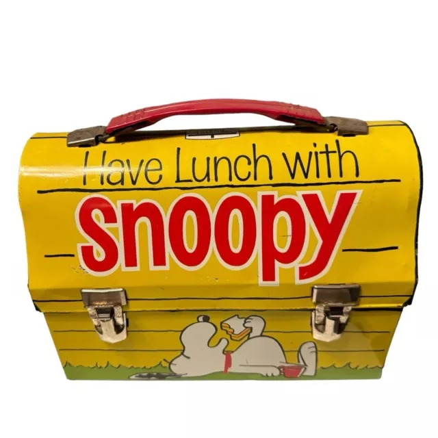 Nice Vintage 1968 Snoopy Peanuts Yellow Dome Dog House Metal Lunchbox MINTY RARE