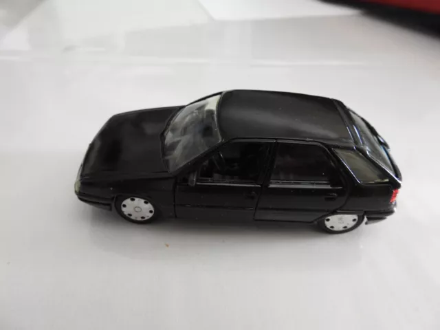 voiture miniature CITROEN ZX 1/43 SOLIDO