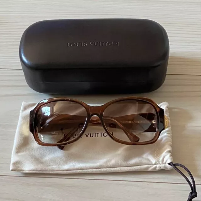 Louis Vuitton Sunglasses Sqaure Black Z1247E. Used. There are some