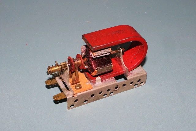 Ancien Moteur Electrique Meccano de 1950 - TRIX 12 Volts-testé