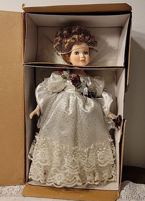 Heritage Signature Collection Ariana Fiber Optics Porcelain Doll # 12319 New