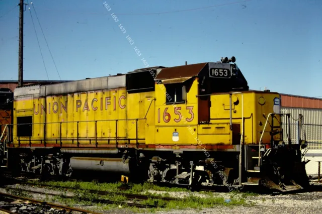 Union pacific 1653 gp15-1 original kodachrome slide _ UP loco at St. Louis, MO