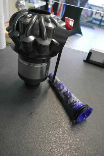 Cyclone aspirateur balais Dyson V8 Absolute (Occasion)