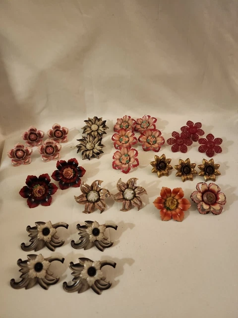 Vintage Lot 27 Drapery Curtain Push Pin Tiebacks Enamel Metal 3-Plastic Flowers