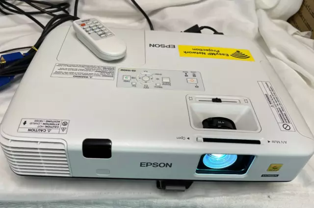 Epson EB-1940W voll HD  Beamer , Kontrast: 3000:1 , 4200 ANSI , EM 2024 kommt !