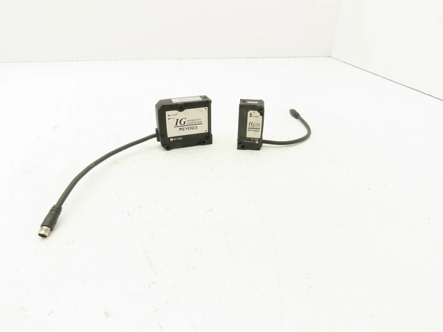Keyence IG-028 CCD Laser Sensor Head Transmitter & Receiver Set Intelligent-G