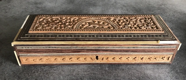 BOÎTE Ou COFFRET Ancien En BOIS Sculpté, Métal Et Os, INDE - XIX/XXème