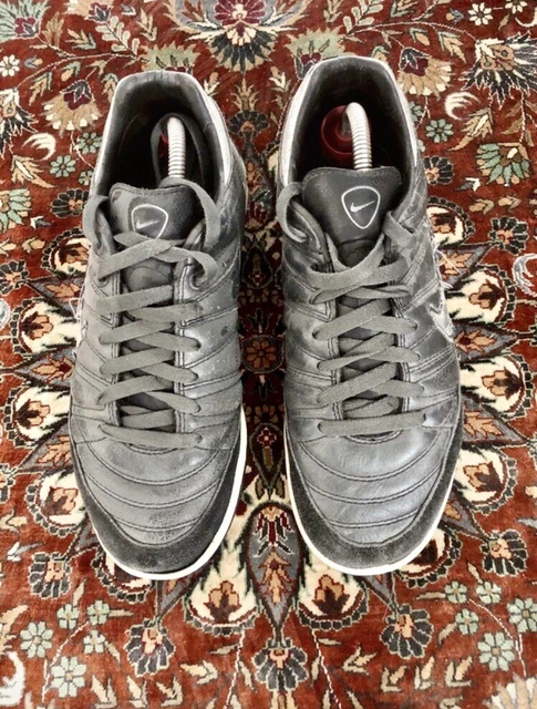 Nike Tiempo Fussball Hallenschuhe Gr. 42