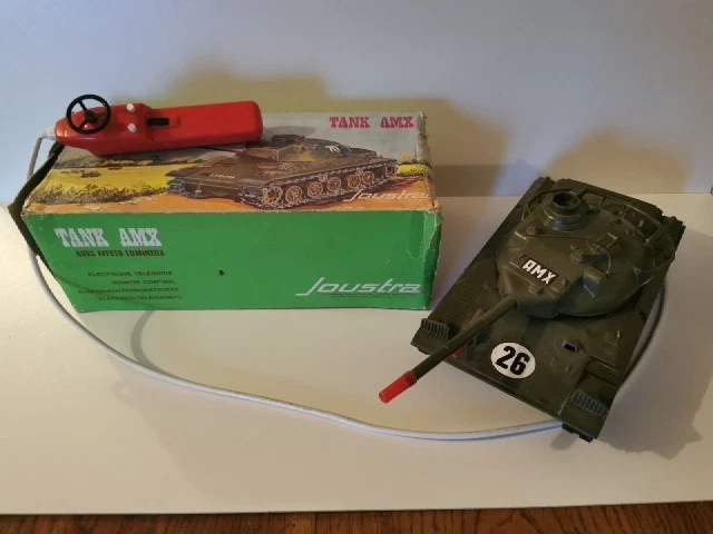 JOUSTRA - CHAR AMX 30 FILOGUIDEE - tank jouet ancien 1970 en