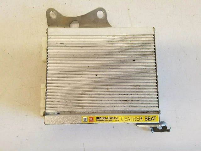 06 07 Toyota Highlander OEM Amplifier With 6 Disc CD 86100-0W050