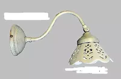 Applique lampada parete in ottone bianco antico con ceramica traforata bianca
