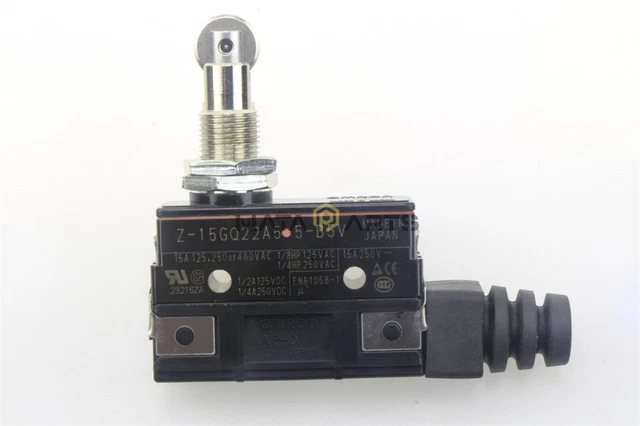 ONE New Omron Z-15GQ22A55-B5V Micro Switch