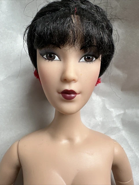 MADAME ALEXANDER 16