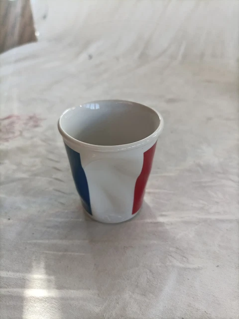 Gobelet froissé Espresso 8 cl drapeau Suisse - 644314 - REVOL | Francis