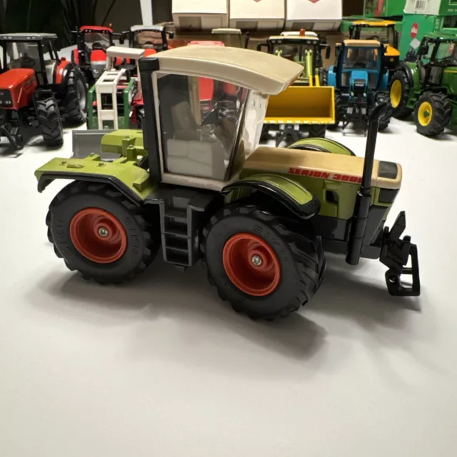 SIKU 1:32 Xerion 3000 Bulldog Schlepper Traktor