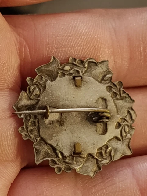 Broche Ancienne Porte-photo Art Nouveau 1900 – Motif Feuilles De Lierre, Métal, Diamètre 3 Cm
